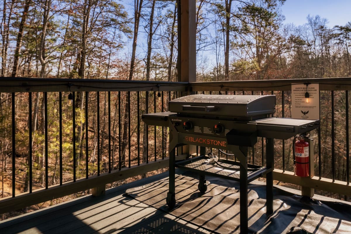 Enjoy an easy outdoor meal with the convenient propane grill, perfect for grilling burgers, steaks, seafood, or your favorite barbecue dishes.