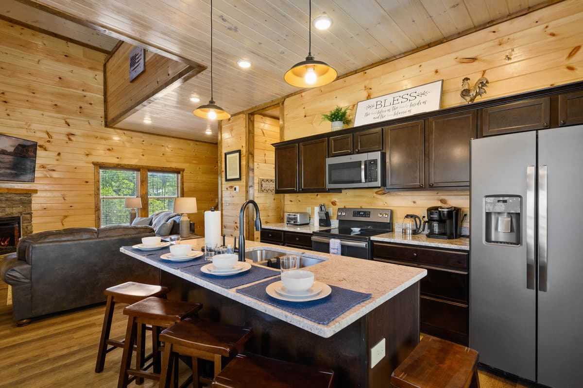 The island also provides the perfect spot for snacks, drinks, and conversation. Its open layout keeps everyone connected while meals are being prepared.