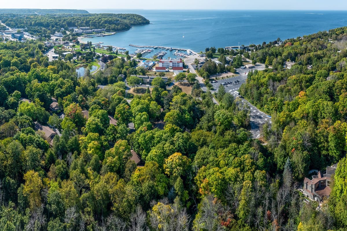 The convenient location gives you a great balance of outdoor surroundings and easy access to town.