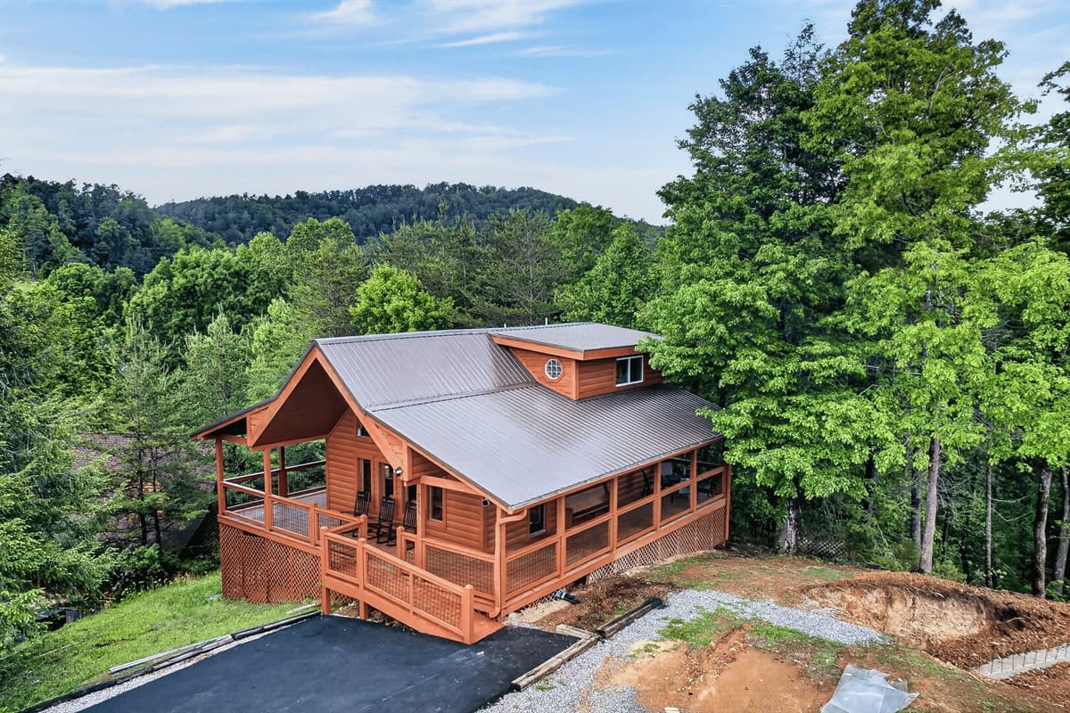Hugo's Hideaway - Sevierville, photo 2