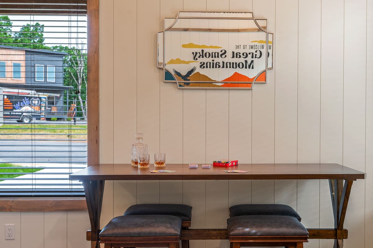 Whether it’s a quick breakfast before heading out to explore Pigeon Forge or a relaxed dinner after a day in the Smoky Mountains, this cozy dining space makes every meal feel like part of the vacation.