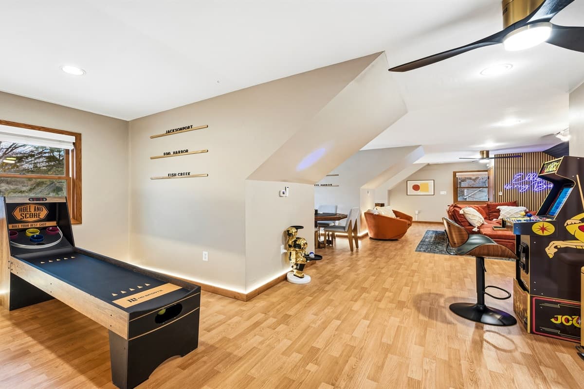 Whether you’re feeling competitive or just in the mood for fun, there’s something for everyone: challenge friends to foosball or skeeball, enjoy classic arcade games, dive into board games, or test your luck at the poker table.