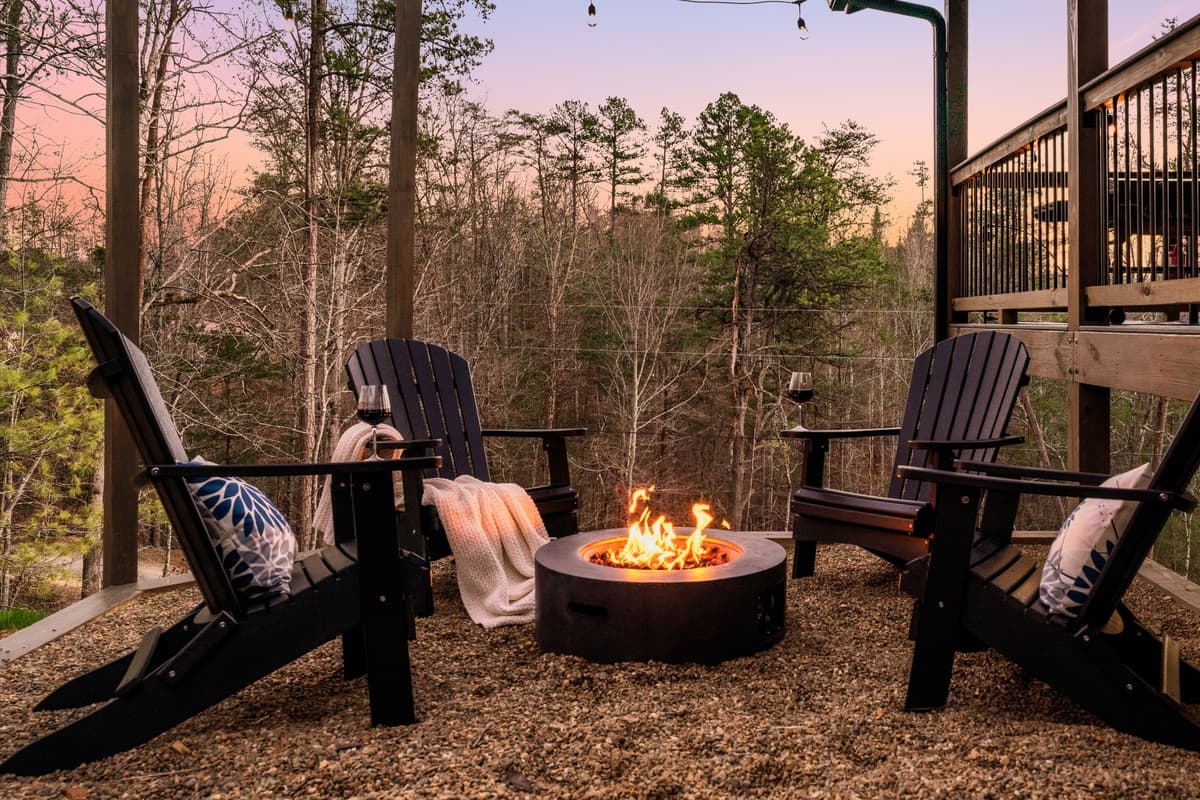 After relaxing in the sauna, settle around the fire with family or friends, share stories, roast marshmallows, or simply enjoy the peaceful evening atmosphere.