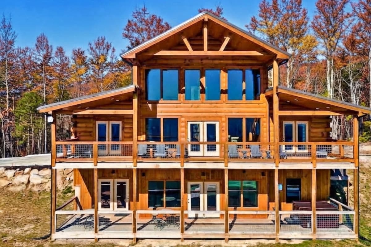 Shell Mountain Splash - Sevierville