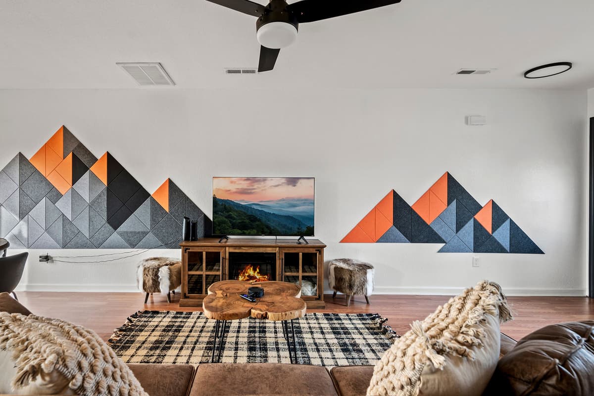 With a warm and inviting atmosphere, it’s the perfect place to recharge between Smoky Mountain adventures.