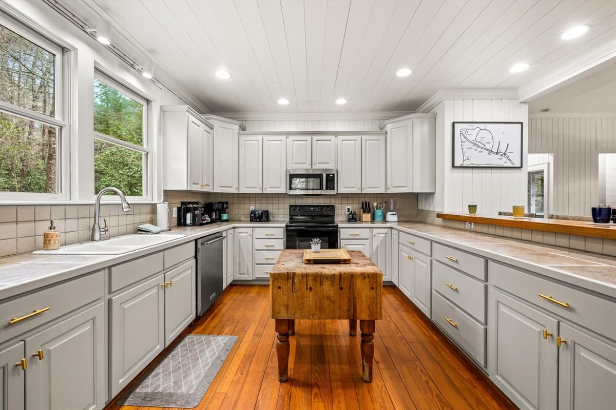 Plenty of Counter and Cabinet Space in the Kitchen