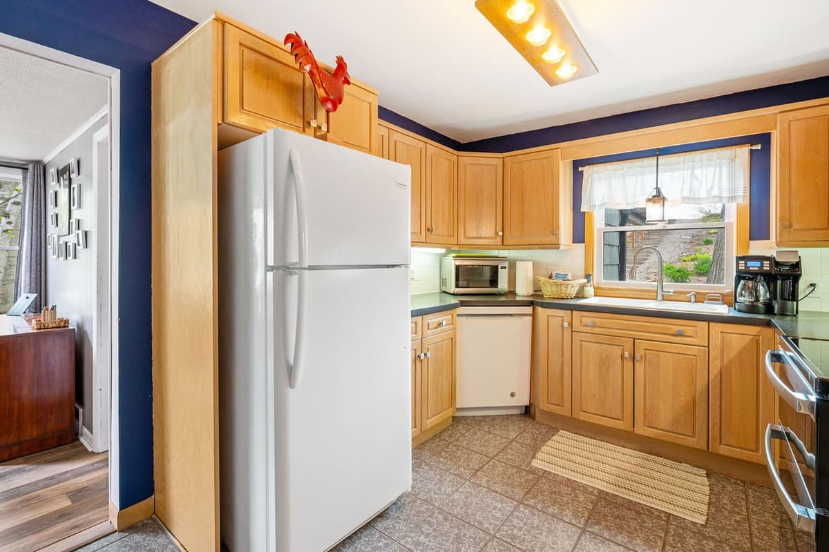 Whether you’re making coffee in the morning or preparing dinner after a day of exploring, this kitchen is ready for your stay.