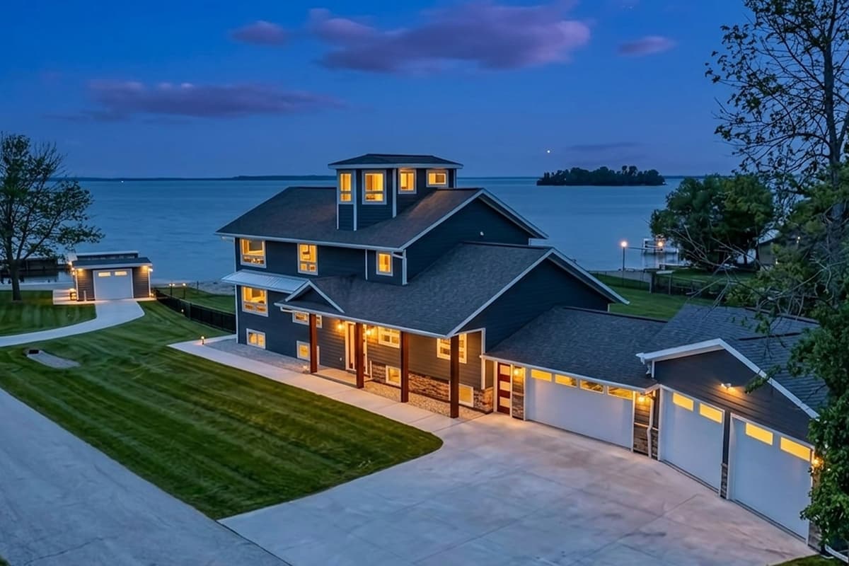 Van Laanen Lake House - Green Bay