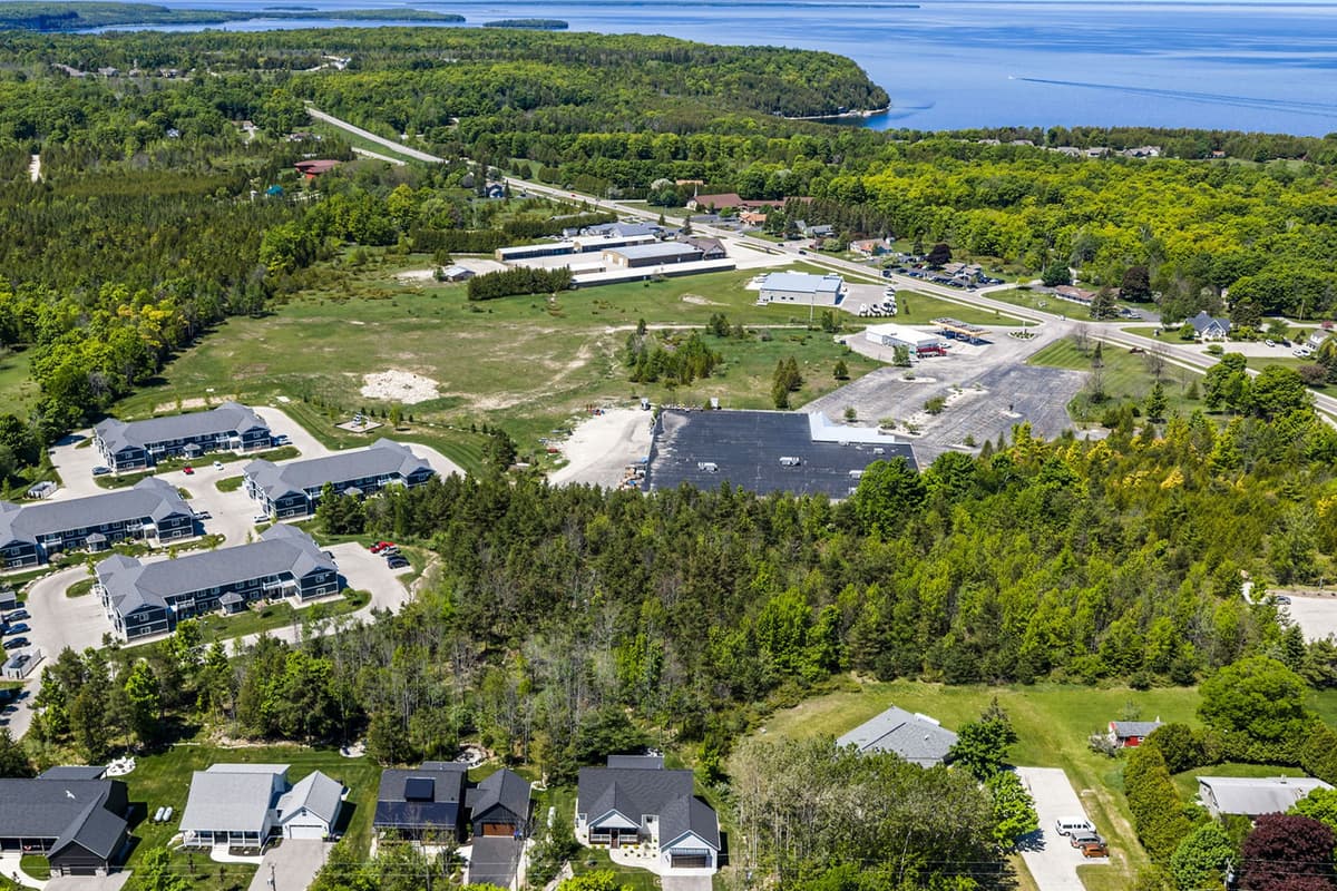Spend your days exploring local shops, restaurants, parks, and scenic waterfront spots.