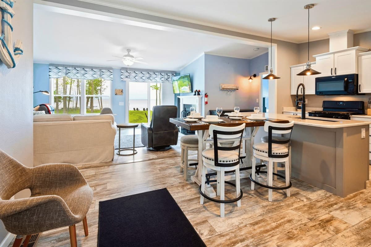 Gather and savor in our inviting kitchen and dining area! Perfect for cooking, sharing meals, and making memories together.