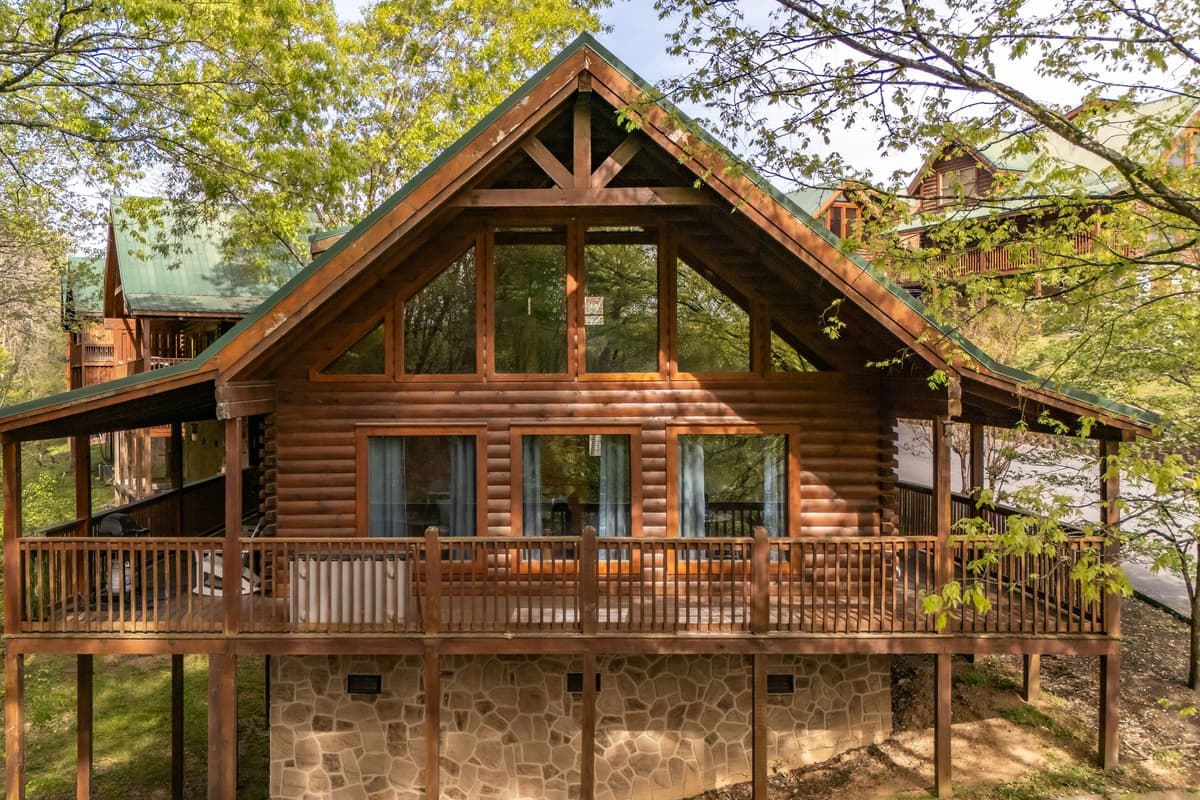 This charming Sevierville cabin offers the perfect setting for couples, a small family, or a getaway with friends.