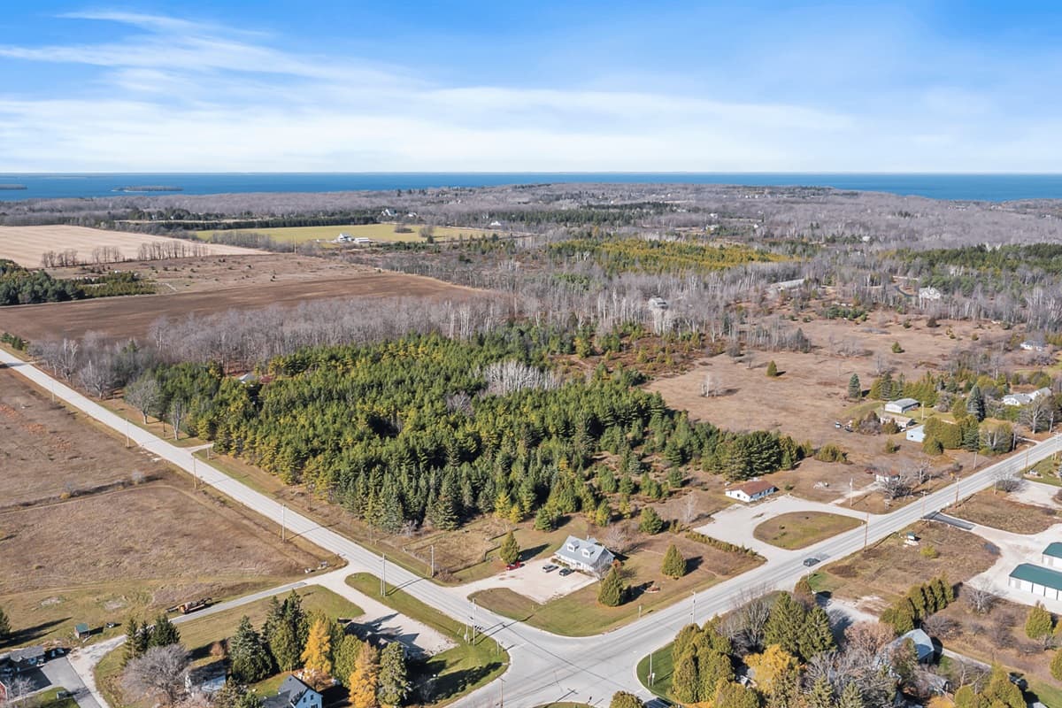Ready for an unforgettable Door County getaway? Explore the beautiful bluffs, unending rolling hills and sandy beaches of this stunning Wisconsin destination.
