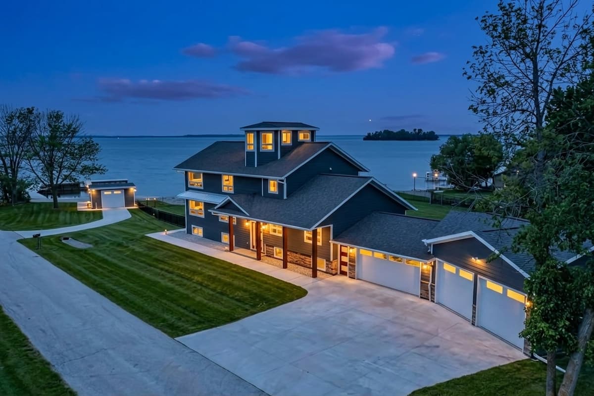 Van Laanen Lake House - Green Bay