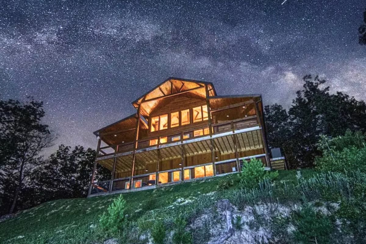 Daytime adventures are only half the experience. When night falls in Sevierville, come back to a cabin made for cozy evenings.