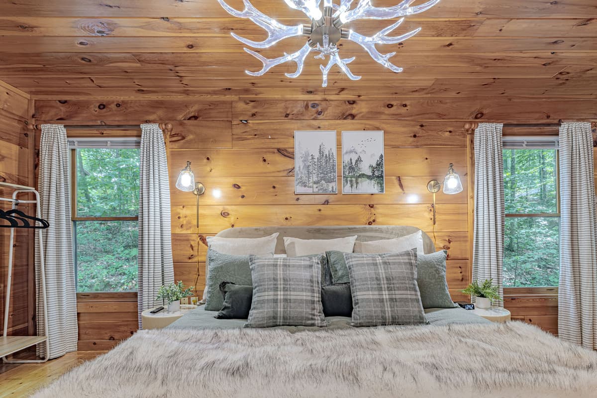 Every detail is arranged with comfort in mind, from the welcoming bed to the relaxing surroundings.