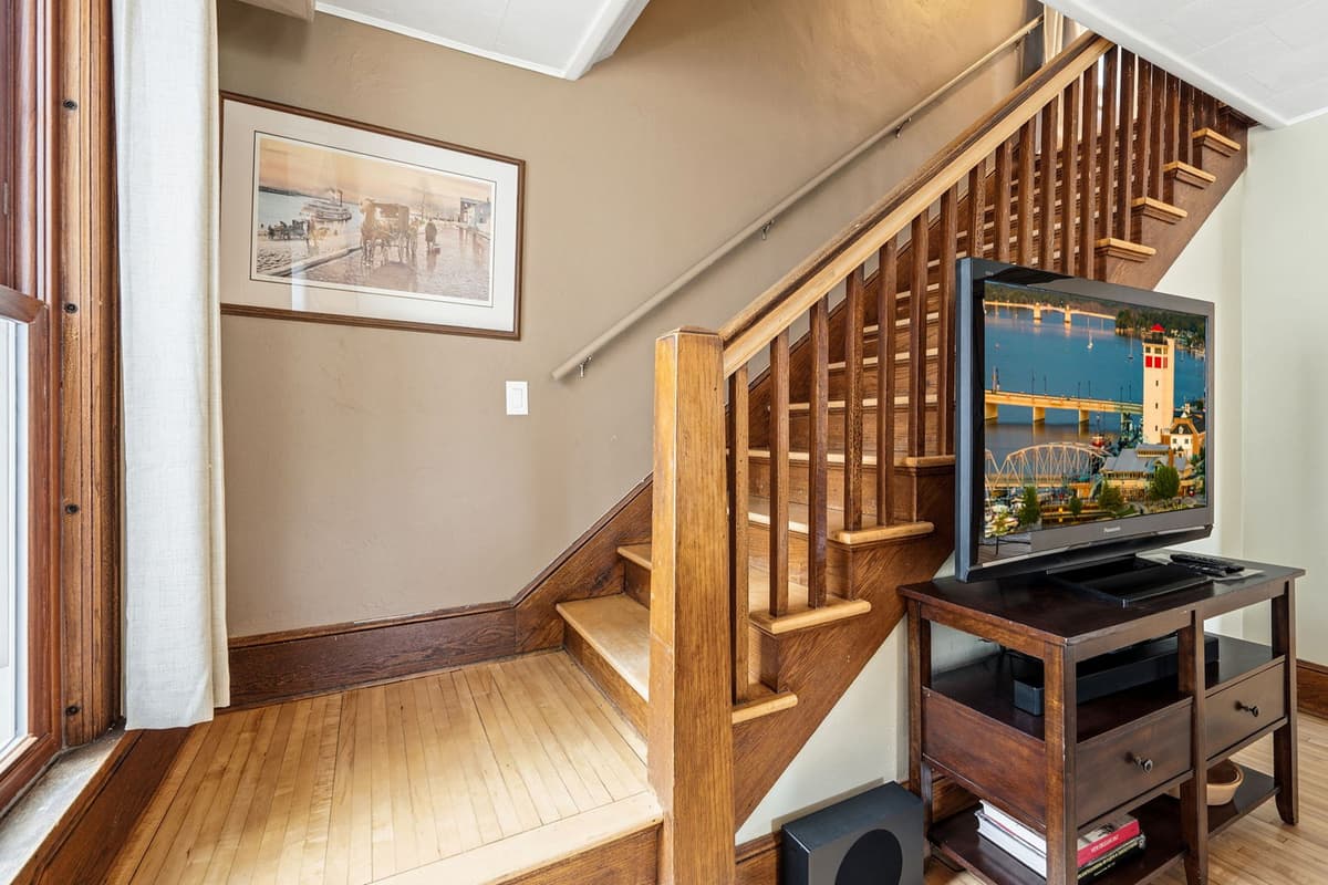 Make yourself at home in the spacious living area, designed for comfortable gatherings and relaxing moments. 