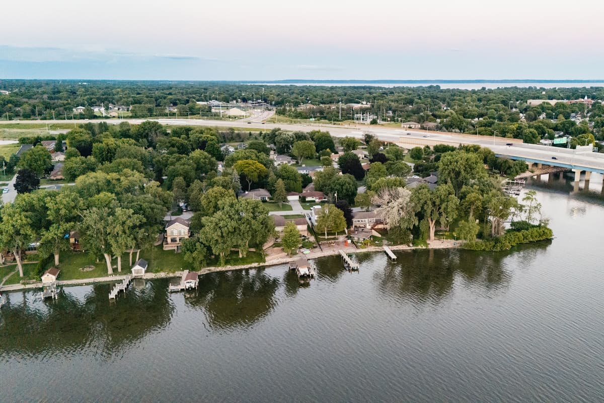 Come experience the beauty and tranquility of Lake Butte des Morts in Menasha, Wisconsin.