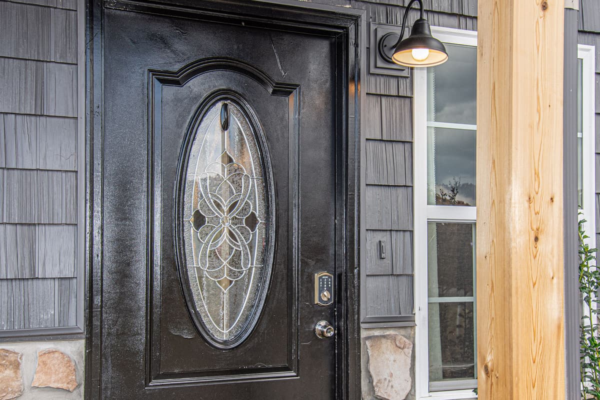 Enjoy convenient keyless entry from the moment you arrive.
