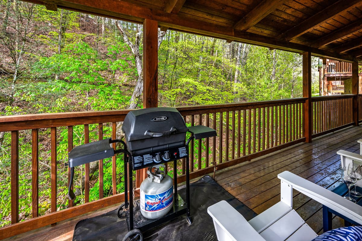 Fire up the propane grill and make outdoor dining part of your cabin getaway!