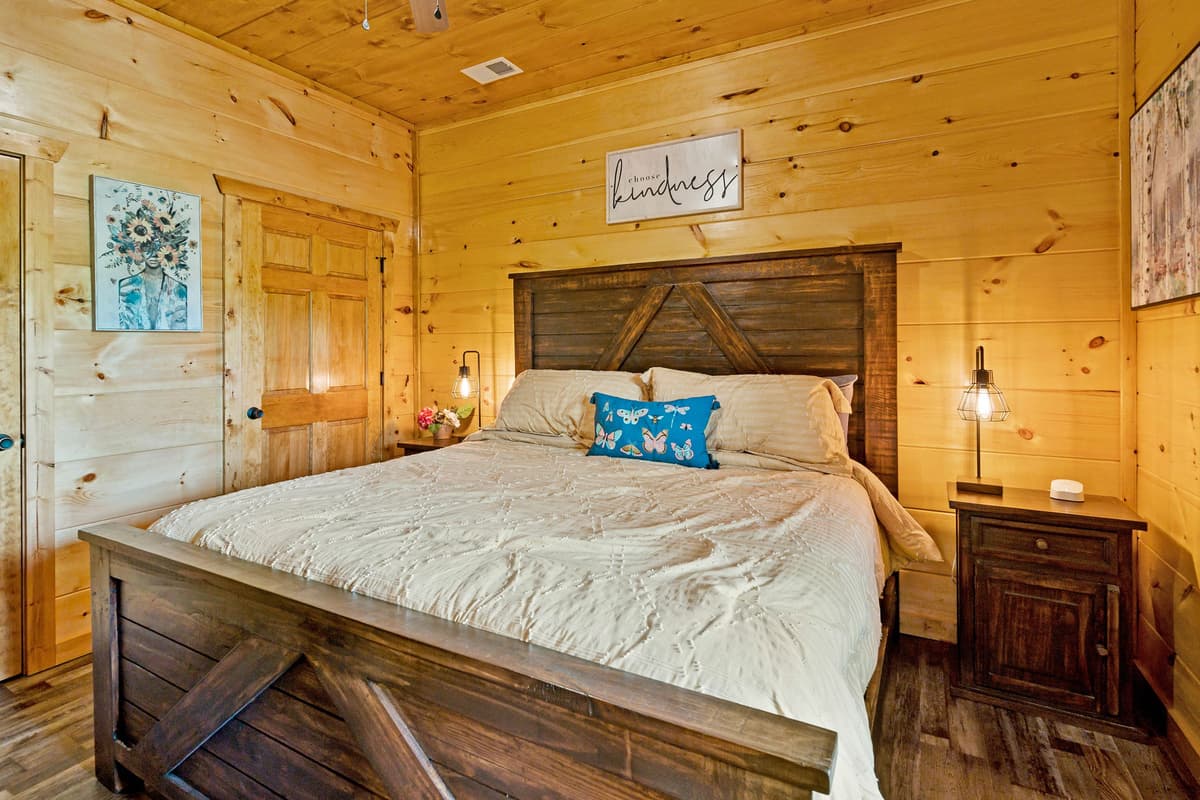 The Lazy Bee - Sevierville, photo 26 of 75