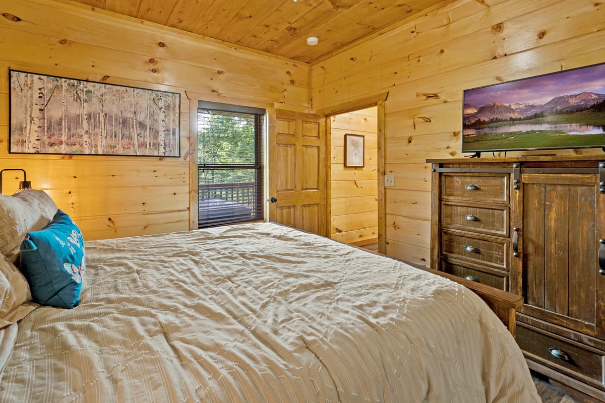 The Lazy Bee - Sevierville, photo 28 of 75