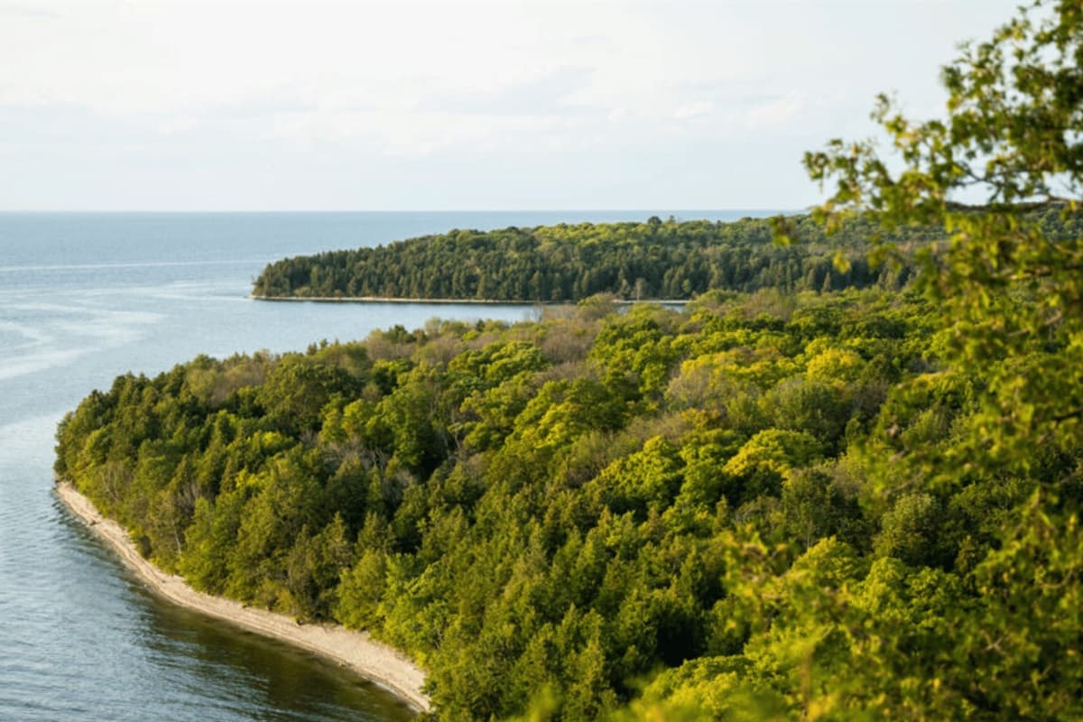 Explore the natural beauty of Peninsula State Park, where scenic trails, stunning vistas, and vibrant wildlife await you in the heart of Door County!