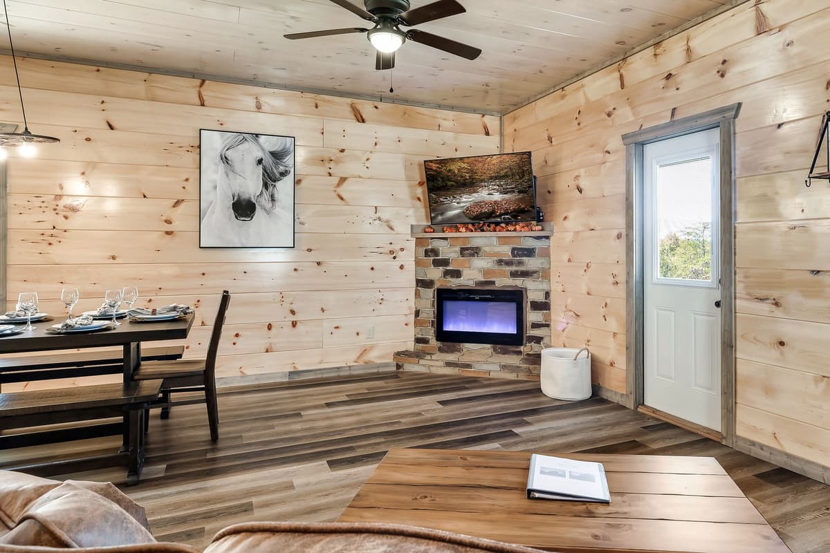 Sink into the comfortable seating, warm up by the fireplace, and let the peaceful mountain atmosphere slow things down.