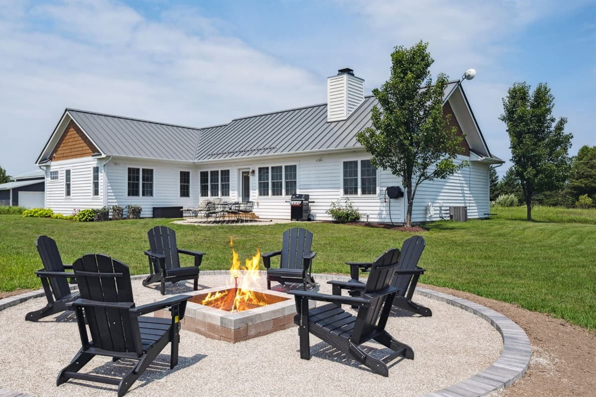 Blossom House - Baileys Harbor