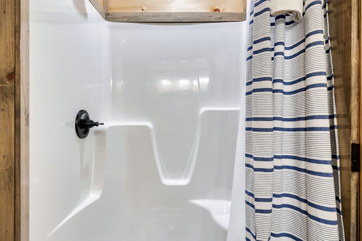 Enjoy the convenience of a shower and tub combination, perfect for whatever kind of morning or evening you have in mind.