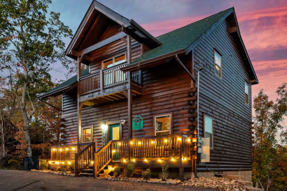 Escape to the beauty of the Smoky Mountains and settle into your own cozy cabin in Sevierville, Tennessee.