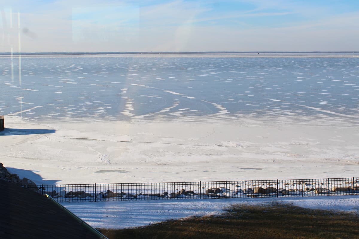 Experience a relaxing getaway in Green Bay, where beautiful scenery, outdoor adventures, and local attractions are all within reach.