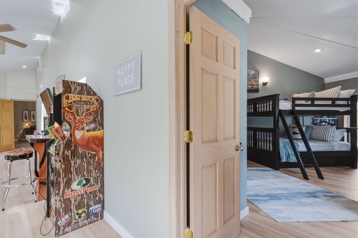Designed for comfort and practicality, it offers roomy beds on both levels so guests can rest comfortably without feeling cramped.