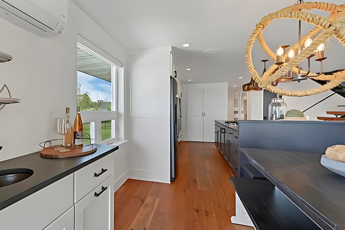 The well-appointed kitchen offers everything you need to prepare meals and enjoy time together.