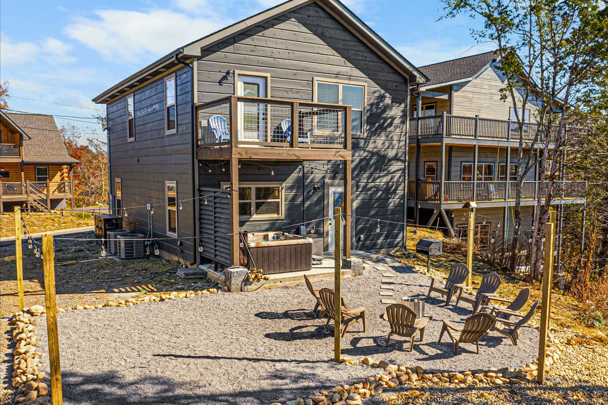 Gather around the fire pit and let the evening unfold under the peaceful Sevierville sky.