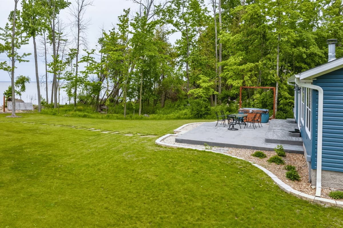 Experience the beauty of our open lot with breathtaking sea views! A serene canvas for your dream retreat, where nature meets tranquility.