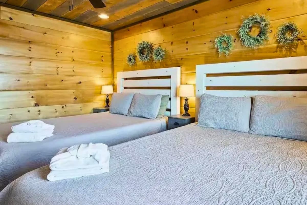 With plenty of room to relax and recharge, it’s a cozy space to rest up for another day of Smoky Mountain adventures