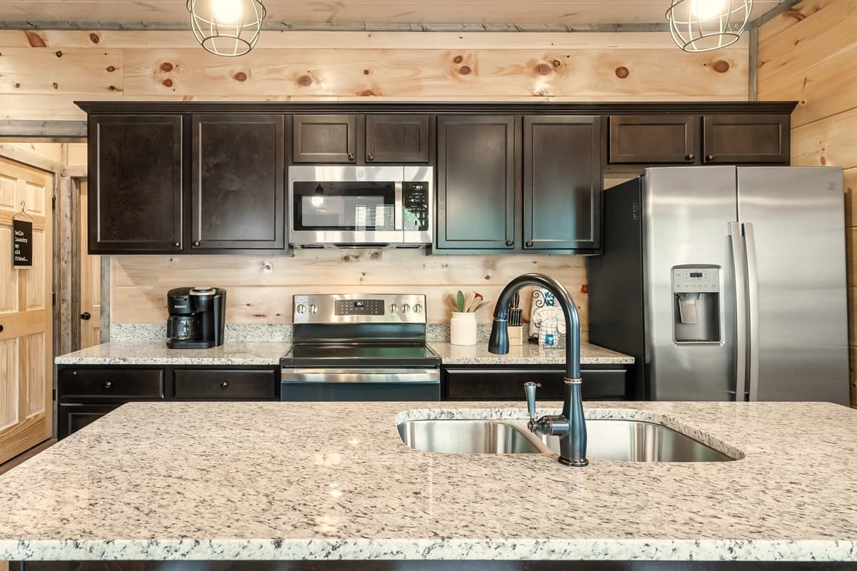 Whether you're cooking up a storm, or just lounging around the house, this kitchen has everything you need.