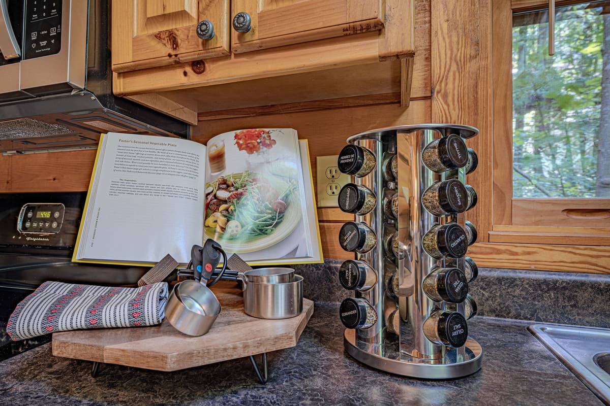 Whether you prefer a full pot to share or a quick cup just for yourself, there’s an easy way to enjoy your favorite morning pick-me-up.