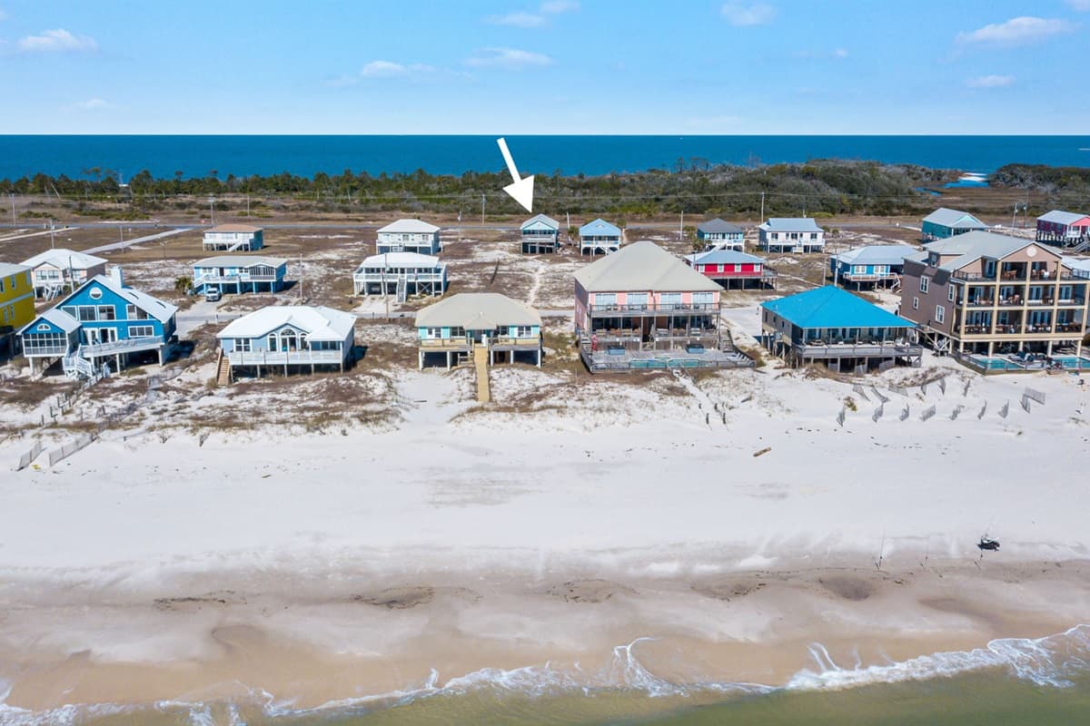 Spend your days exploring the white sandy beaches, local dining, and nearby attractions, then come home to unwind in comfort.