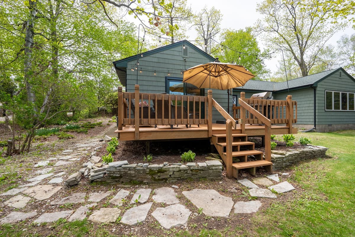 Spend your mornings outdoors with a cup of coffee or unwind in the evening as the surroundings settle into a peaceful rhythm.
