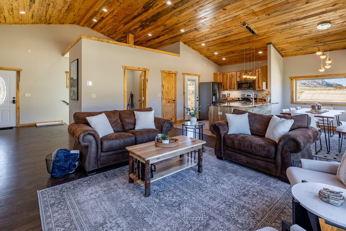 Step inside a bright and inviting open-concept cabin in Cody, Wyoming.