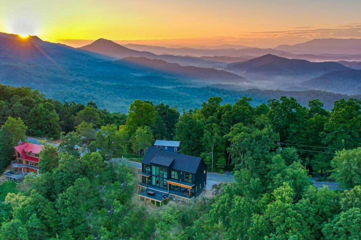 When you’re ready to explore, shopping, dining, outdoor adventures, and local attractions are just a short drive away.