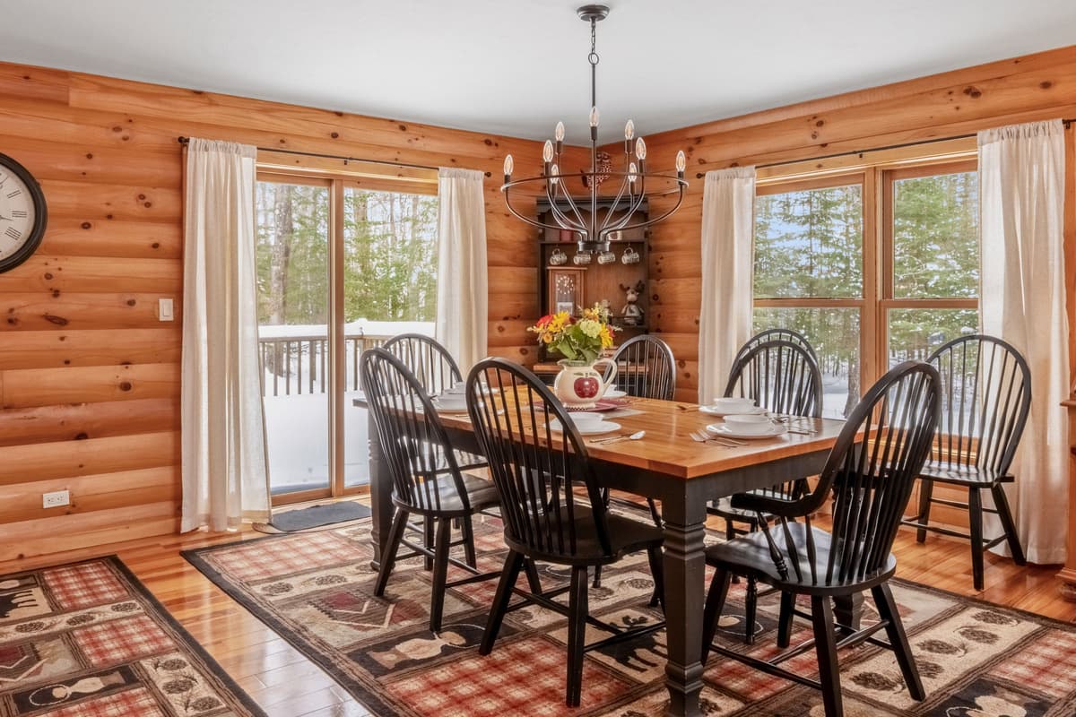 The bright, open setting creates a pleasant atmosphere for morning coffee, family breakfasts, and relaxed dinners.
