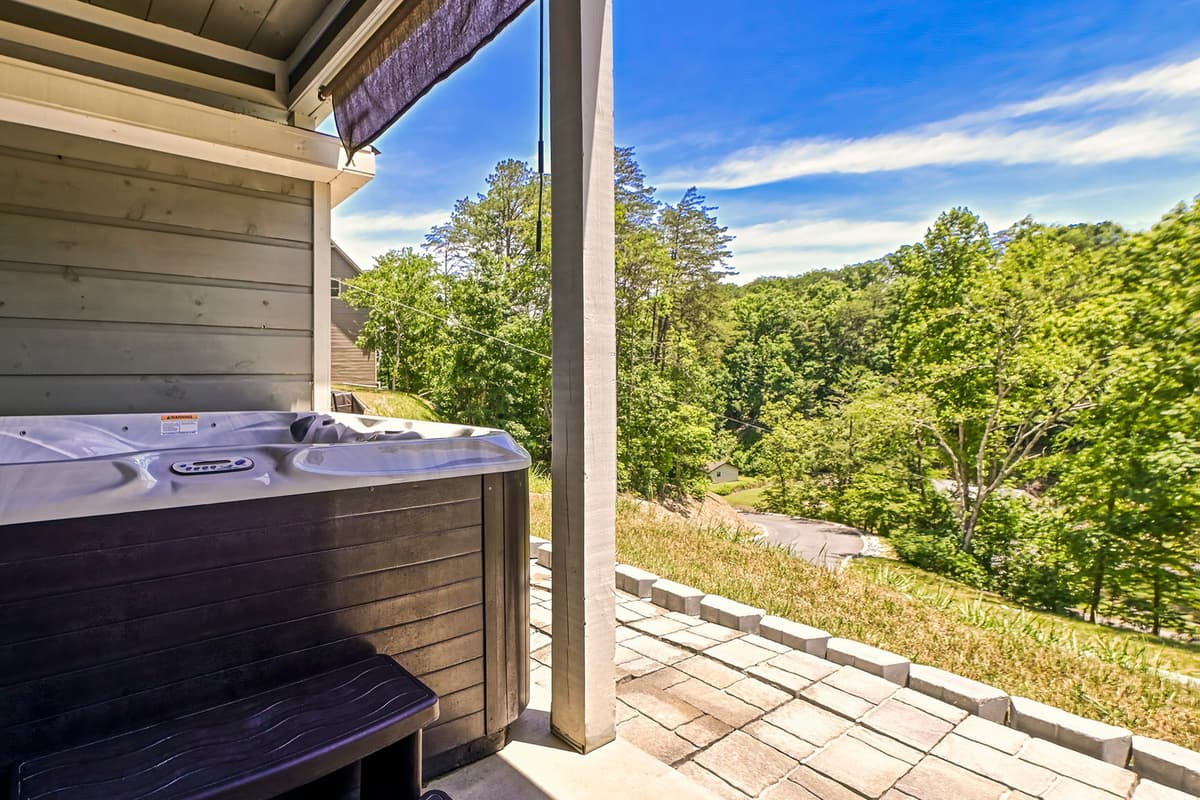 After a fun-filled day exploring Pigeon Forge, there’s no better place to relax and recharge. Soak under the open sky and let the stresses of everyday life melt away.