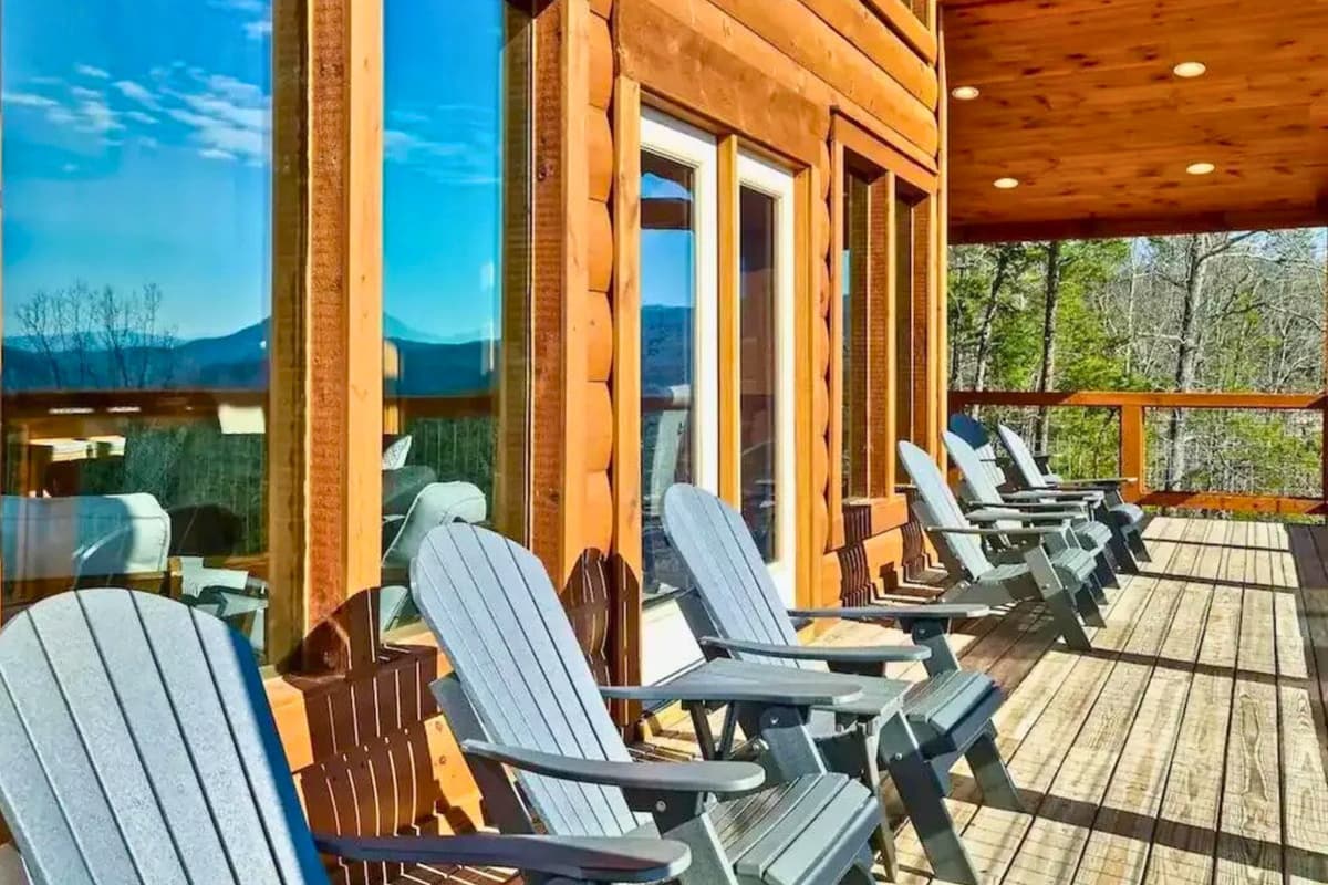 From morning coffee to sunset conversations, the deck is the perfect place to enjoy the mountain views.