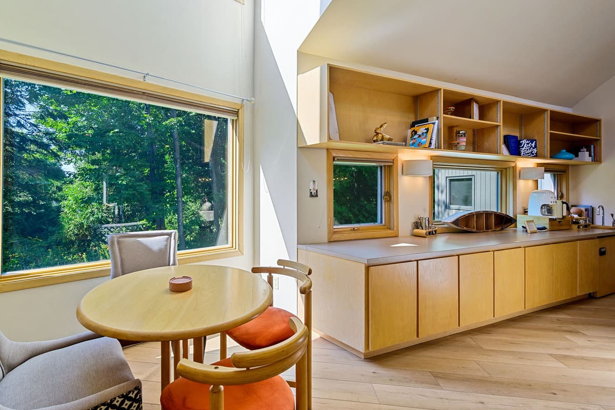 Enjoy a dedicated coffee station and charming breakfast nook for relaxed mornings.