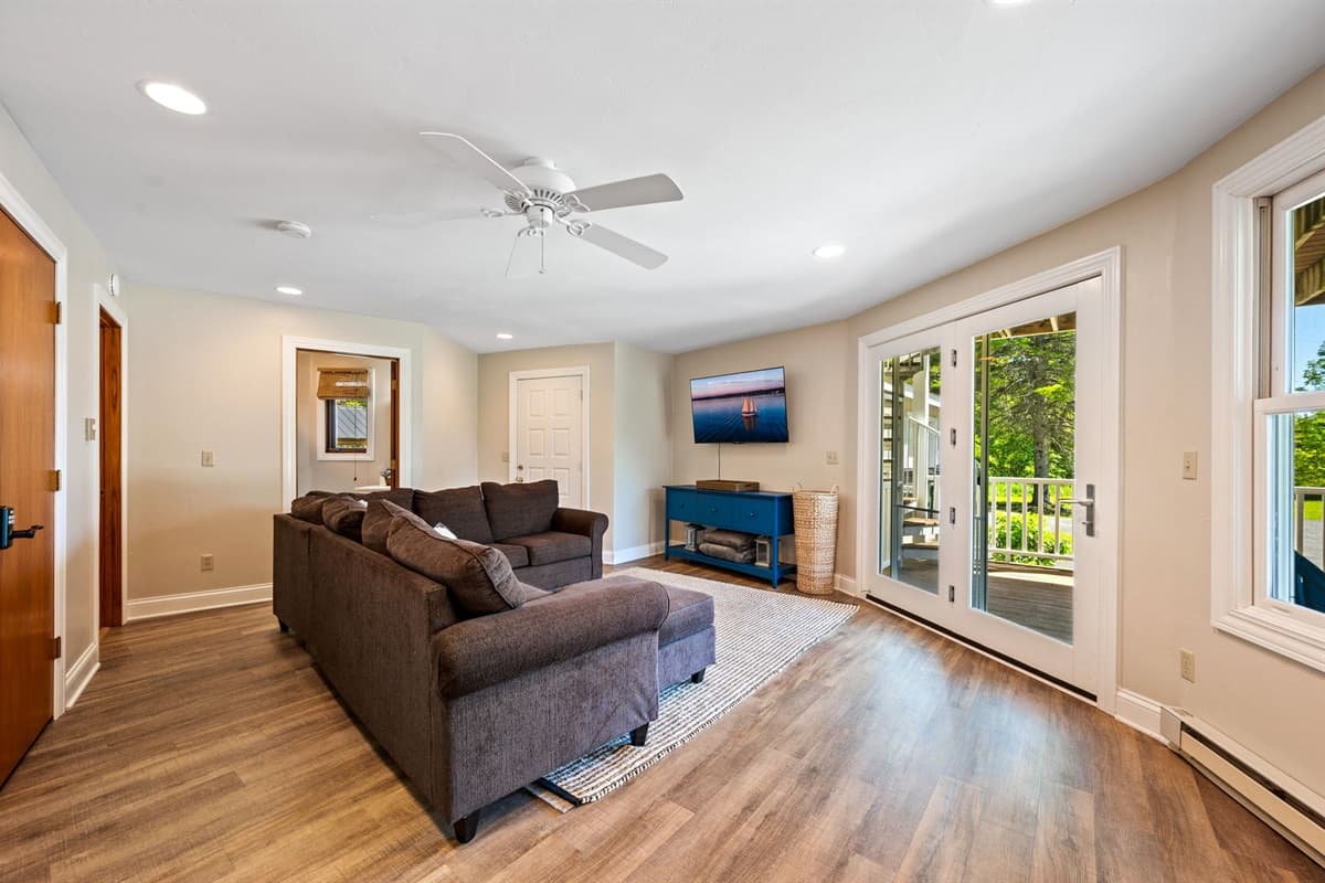 With an open living space, one has room to stretch. They can entertain or simply relax and get cozy.