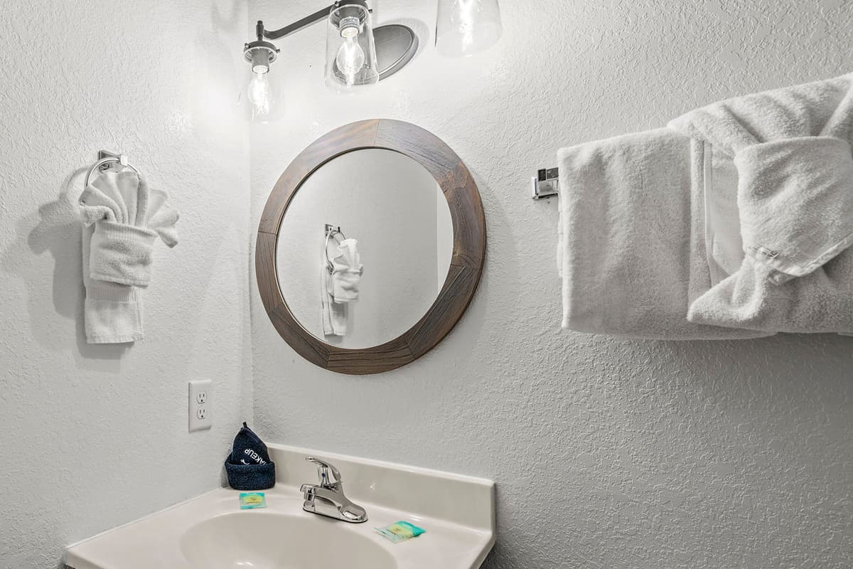 A clean and inviting bathroom gives you the perfect space to freshen up and recharge.