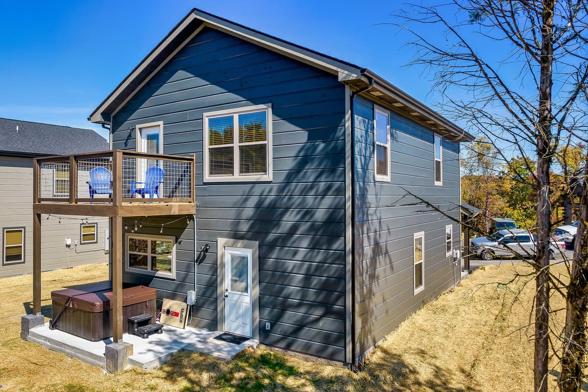 Surrounded by peaceful wooded scenery and fresh mountain air, this cabin is the perfect place to slow down and enjoy nature.