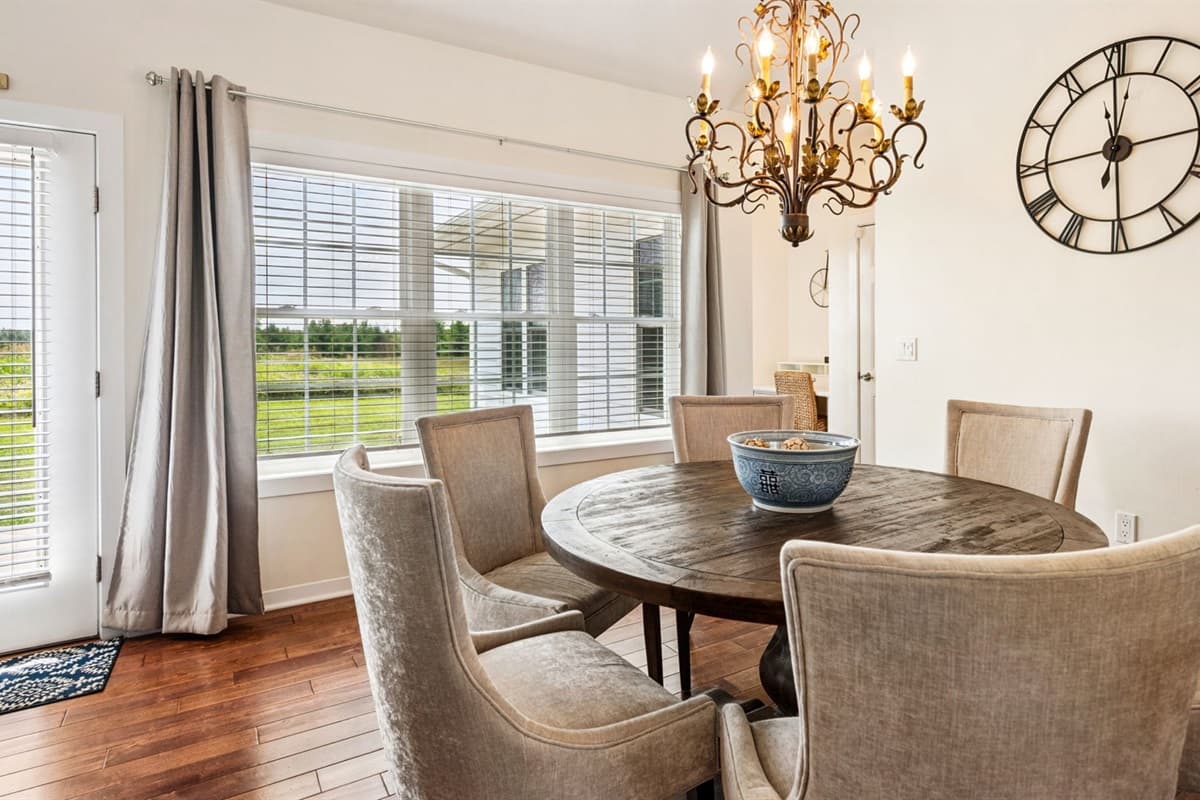 Inviting dining room with seating for the whole family.